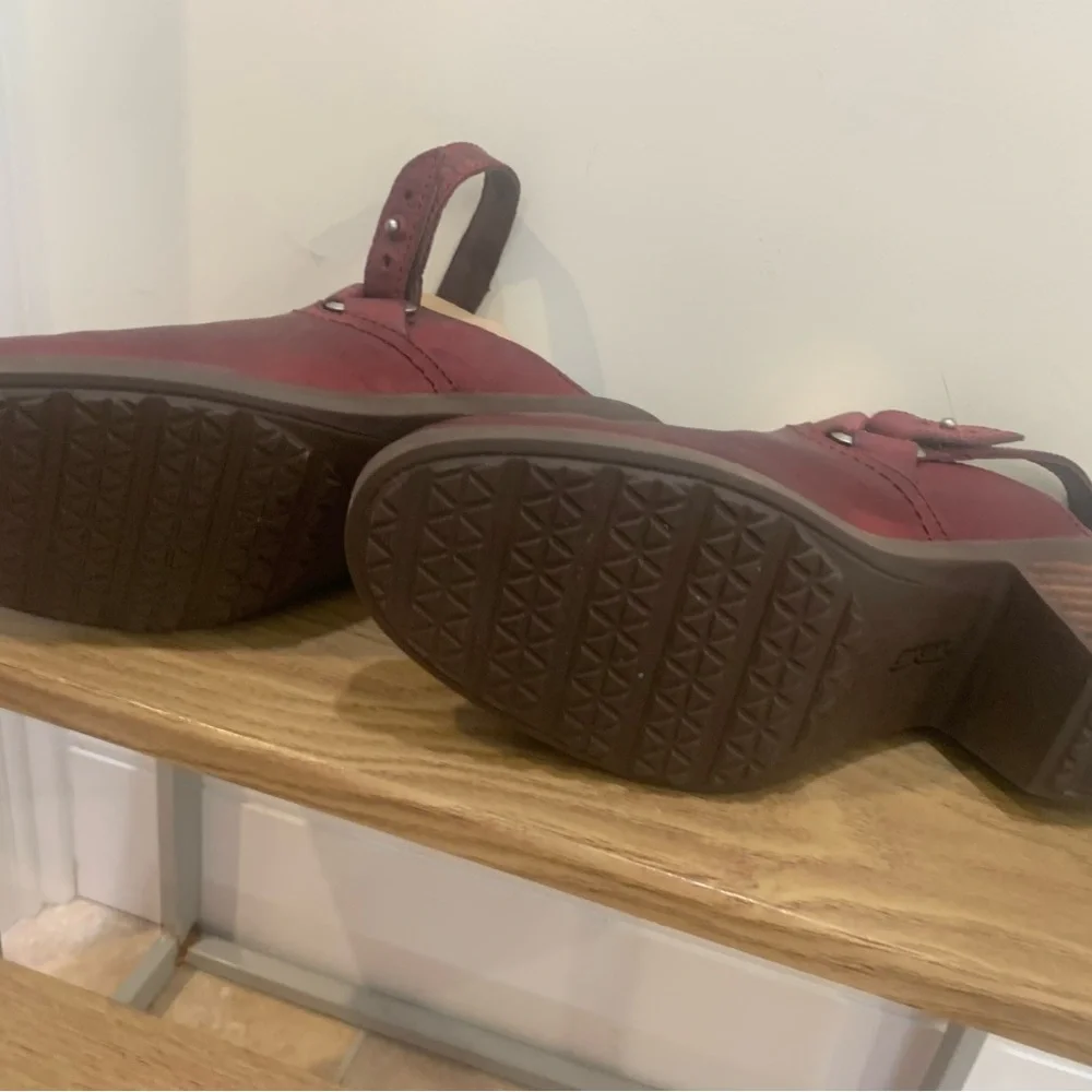 Teva Burgundy Foxy Clog Leather - Picture 7 of 11